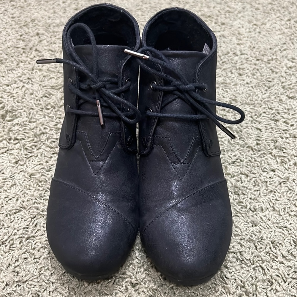 Tom’s booties